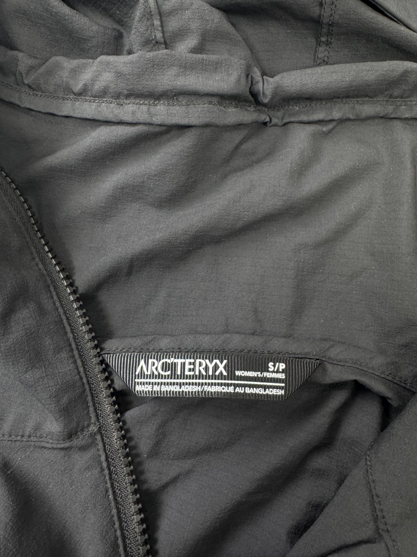 Arc’teryx WindBreaker (S)